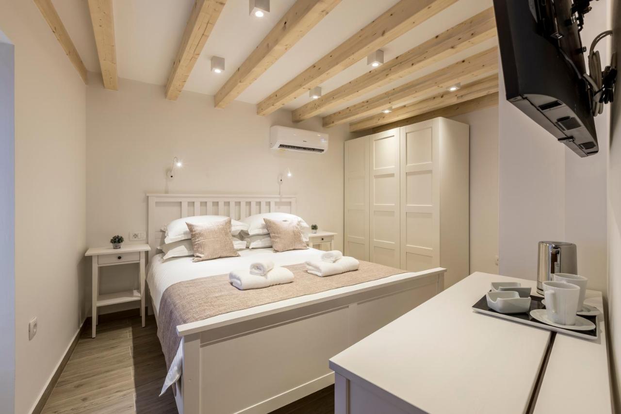 Cosmijeva Luxury Rooms Split Exterior foto